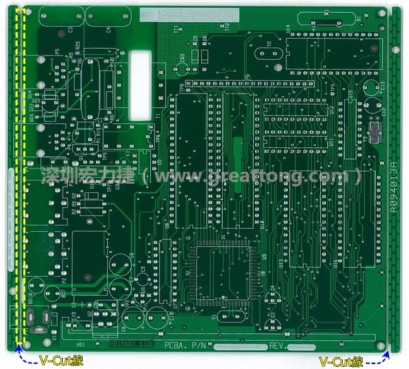 所謂【V-cut】是印刷電路板(PCB)廠商依據(jù)客戶的圖紙要求，事先在PCB的特定位置用轉(zhuǎn)盤刀具切割好的一條條分割線，其目的是為了方便后續(xù)SMT電路板組裝完成后的「分板(De-panel)」之用，因?yàn)槠淝懈詈蟮耐庑涂雌饋砭拖駛€(gè)英文的【V】字型，因此得名。