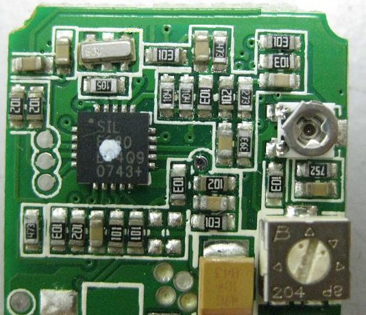 PCBA加工IC元件主要分為DIP及SMD兩大類，DIP 插件的IC，SMD (Surface Mount Device) 表面貼裝元件。